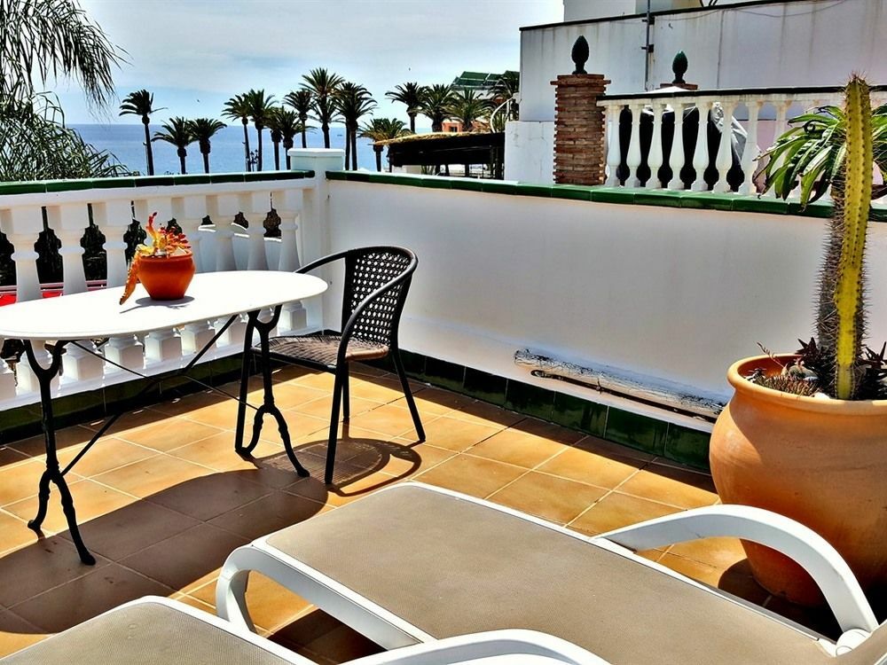 Villa Carabeo Nerja Exterior photo